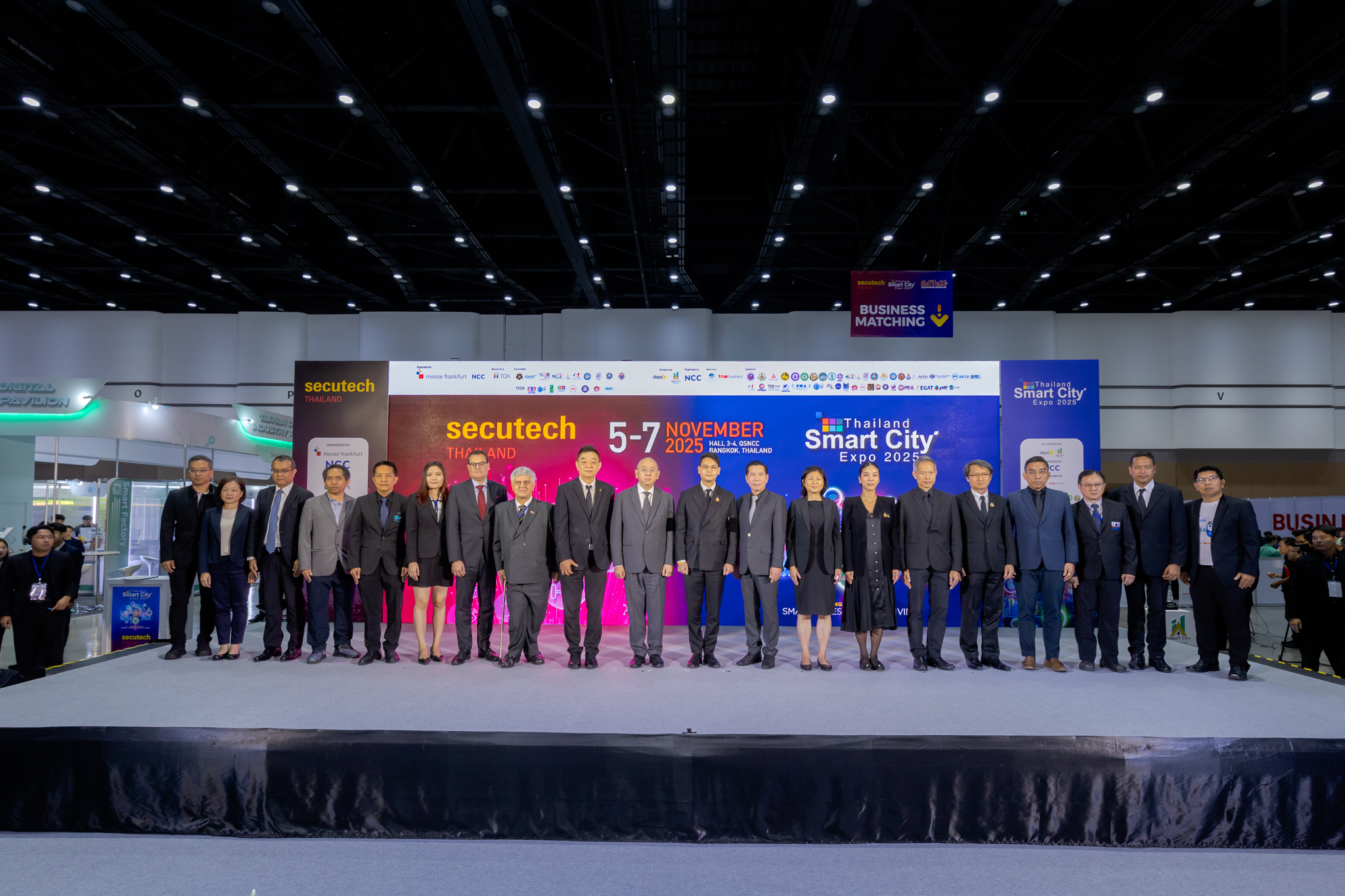 Secutech Thailand — участники выставки безопасности и дроны на экспозиции в Бангкоке